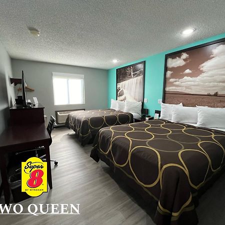 Super 8 By Wyndham Emporia Motel Luaran gambar