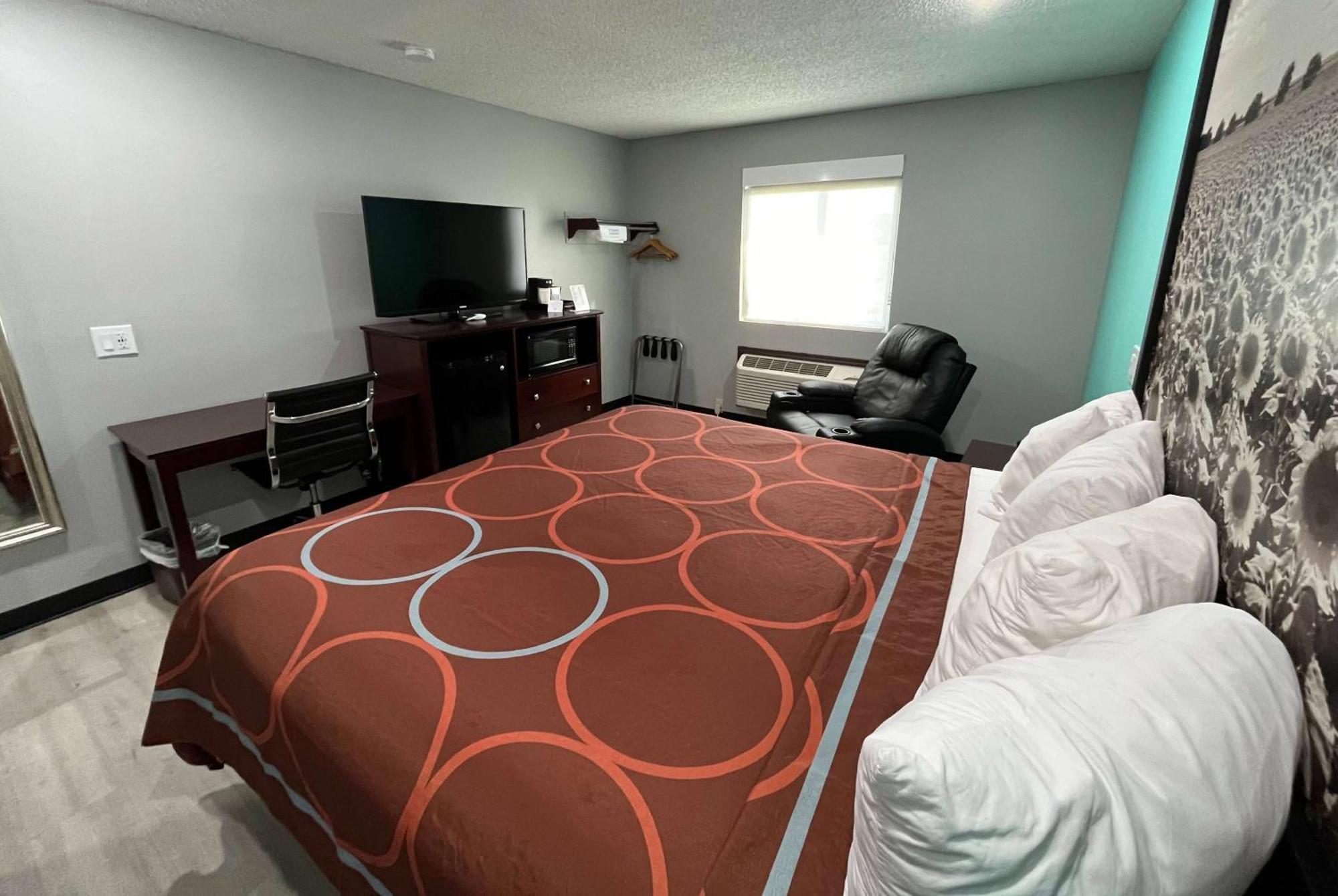Super 8 By Wyndham Emporia Motel Luaran gambar