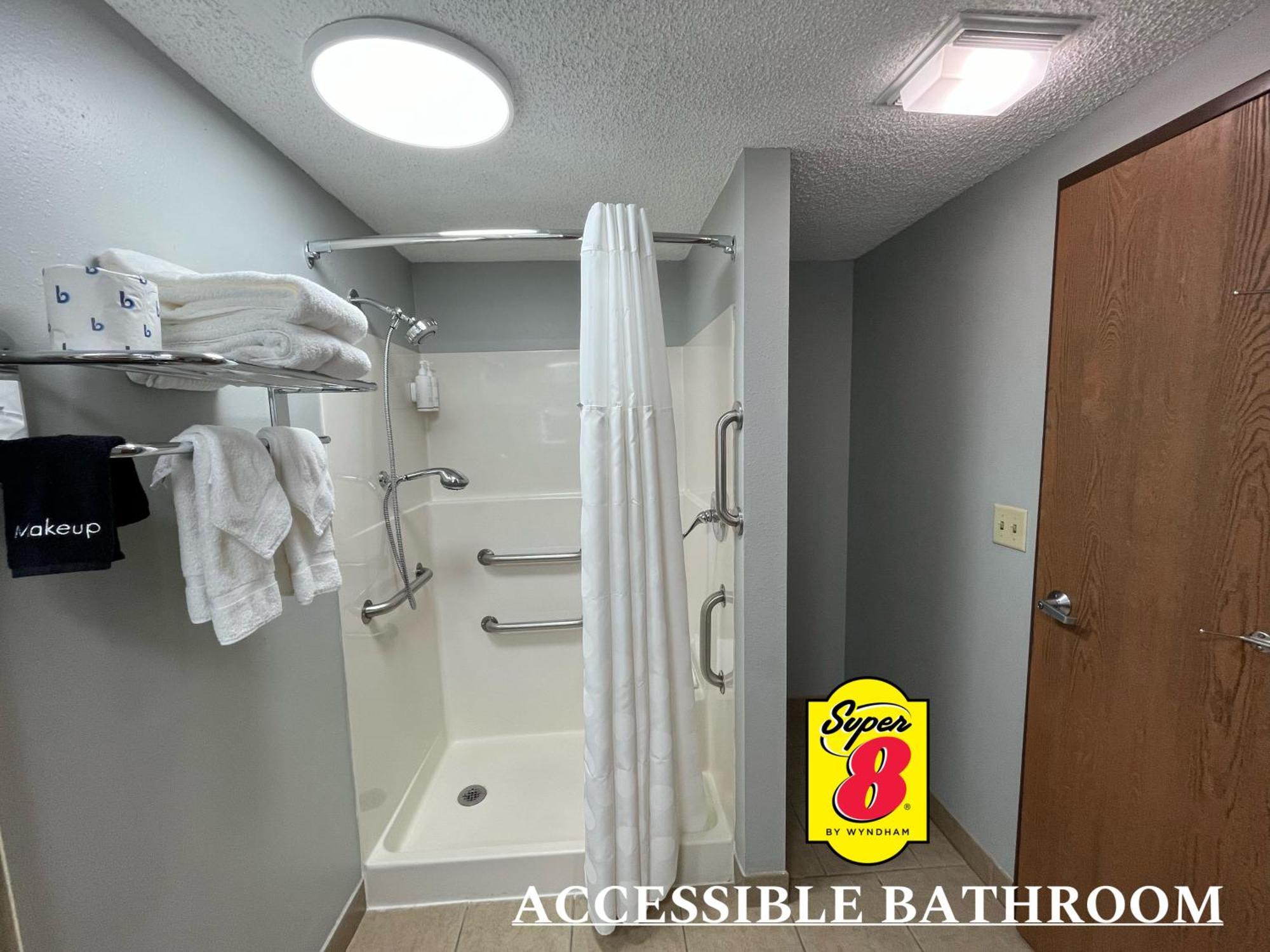 Super 8 By Wyndham Emporia Motel Luaran gambar